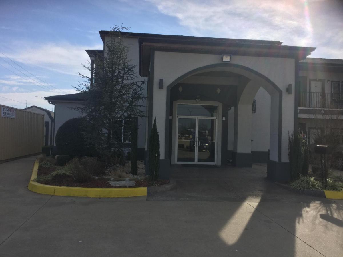 Muskogee Inn And Suites Kültér fotó